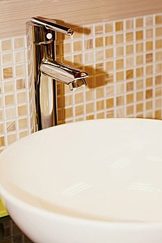 重慶住家保姆多少錢？全方位解析重慶住家保姆的價(jià)格與選擇