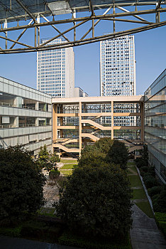 廈門住家保姆多少錢？揭秘廈門高品質(zhì)住家保姆服務(wù)市場