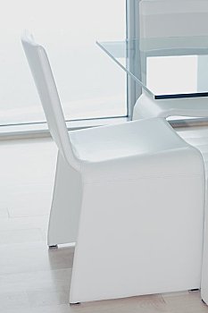 家政小時(shí)工多少錢？揭秘背后的費(fèi)用與服務(wù)價(jià)值