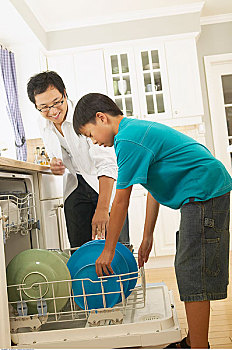 嘉定保姆價(jià)格多少？了解家庭服務(wù)市場(chǎng)的現(xiàn)狀與選擇