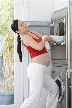家政帶孩子保姆多少錢？選擇合適的保姆服務，給孩子一個更好的成長環(huán)境！