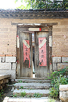 于都月嫂一個(gè)月多少錢？了解月嫂服務(wù)費(fèi)用及選擇指南