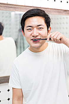 請(qǐng)人燒飯接小孩多少錢？你不可忽視的生活費(fèi)用真相