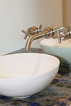 24小時住家保姆多少錢？為您揭開背后的價格奧秘