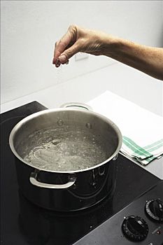 整容醫(yī)院護(hù)工多少錢一天？揭開背后的行業(yè)秘密