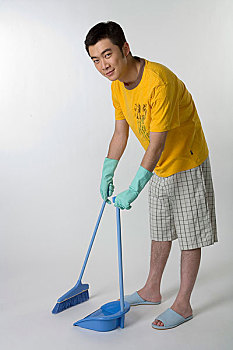 北京男護(hù)工多少錢一天？了解護(hù)理服務(wù)價(jià)格，找對(duì)合適的男護(hù)工