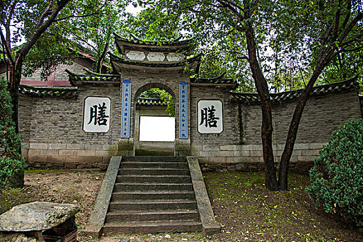 出國保姆工資多少錢？揭秘高薪背后的秘密！
