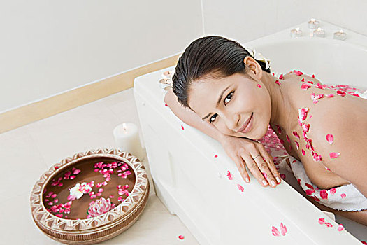 永川月嫂多少錢？揭秘月嫂服務(wù)價(jià)格的背后秘密