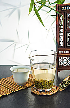普通保姆的工資多少？揭秘保姆行業(yè)的薪資真相