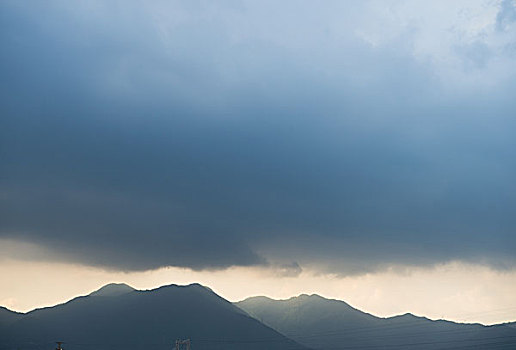 《東北往事多少分鐘》：一段穿越時(shí)光的情感之旅