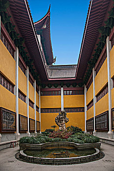 成都雙胞胎月嫂多少錢？揭秘雙胞胎月嫂的真實(shí)費(fèi)用與選擇技巧