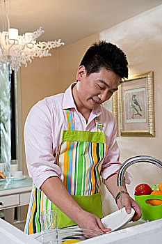 北京學(xué)育兒師證多少錢(qián)？揭秘成為專業(yè)育兒師的秘密