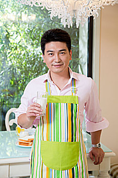 南京一般保姆多少錢？如何選擇合適的保姆服務(wù)？