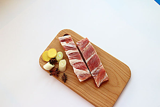 四川醫(yī)院護(hù)工多少錢一天？選擇護(hù)工服務(wù)的費(fèi)用解析