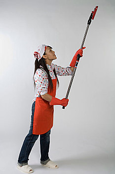 在武漢請(qǐng)?jiān)律┒嗌馘X？了解月嫂服務(wù)價(jià)格與選擇指南