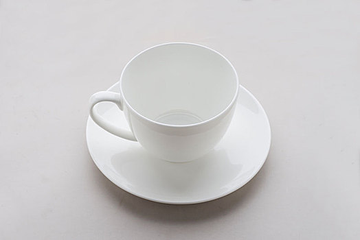 育嬰師每年漲多少工資？揭秘行業(yè)薪資發(fā)展趨勢與職業(yè)前景
