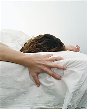 深圳保姆一小時(shí)多少錢(qián)？全面解析深圳家政行業(yè)的費(fèi)用與服務(wù)