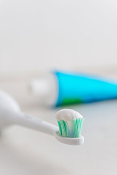 杭州保姆工資多少？揭秘保姆行業(yè)薪資和發(fā)展趨勢
