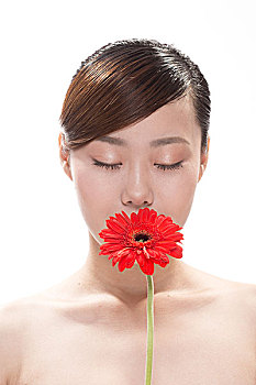 深圳龍華保姆多少錢？讓我們?yōu)槟议_服務(wù)背后的價(jià)格真相