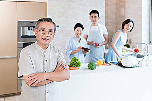 洛杉磯找個保姆多少錢？你需要了解的市場行情