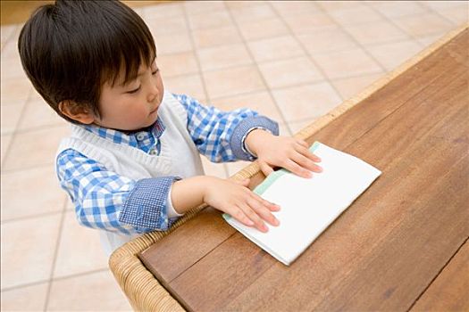 開(kāi)家政公司最低多少錢(qián)？揭秘家政行業(yè)投資成本與回報(bào)