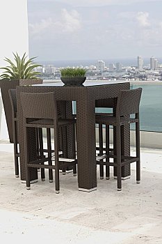 上海雙休保姆多少錢？探秘高品質(zhì)家政服務(wù)背后的市場(chǎng)行情