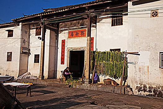 廈門育兒嫂多少錢半天？給你全方位的育兒嫂服務(wù)揭秘！