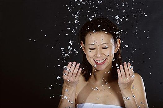 銀點(diǎn)貓咪市價(jià)多少？揭秘銀點(diǎn)貓咪的市場(chǎng)價(jià)值及選擇秘訣