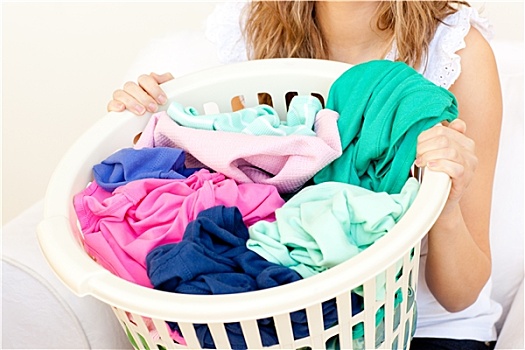 如何選擇合適的包月家政服務(wù)？費(fèi)用與服務(wù)的全面解析