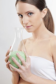 深圳請月嫂多少錢？揭開背后的價格與服務(wù)奧秘