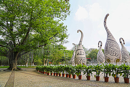 在安慶請(qǐng)個(gè)月嫂多少錢(qián)？揭秘安慶月嫂市場(chǎng)價(jià)格及選擇技巧