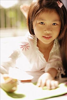 看小孩的保姆多少錢？如何選擇合適的保姆，保障孩子的健康與安全