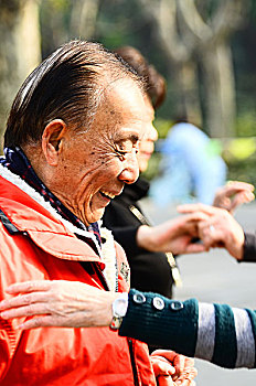上海月嫂價格是多少？如何選擇最適合您的月嫂服務？