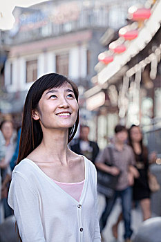 現(xiàn)在鄭州保姆多少錢(qián)？如何選擇合適的保姆服務(wù)？