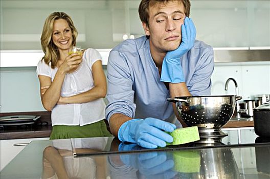 保姆工作工資多少一個(gè)月？揭秘高薪背后的秘密