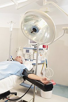 去家政請(qǐng)保姆費(fèi)用多少？揭秘背后的價(jià)格因素和選擇竅門