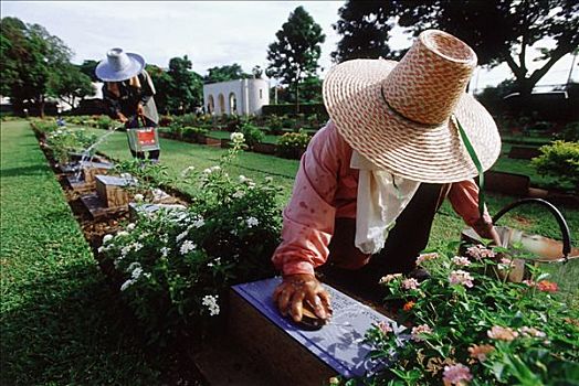 北京保姆服務(wù)費(fèi)用揭秘：不住家保姆到底多少錢(qián)？