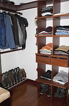 青島育嬰師價(jià)格是多少？帶你了解育嬰師服務(wù)的價(jià)值與費(fèi)用