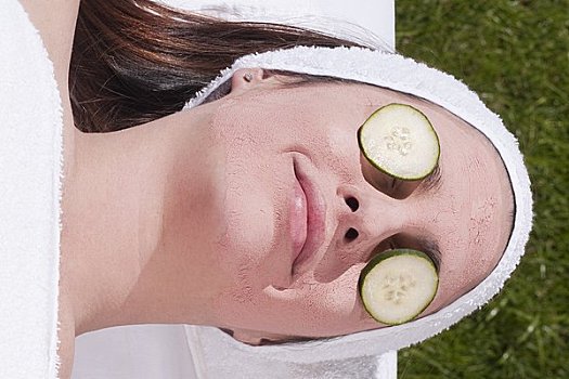 深圳龍華請個月嫂多少錢？月嫂服務(wù)價格全解析！