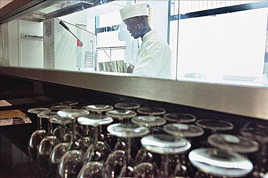 山西保姆每月多少錢？揭秘不同需求下的保姆費用