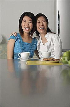 找全天住家保姆多少錢？全方位解析住家保姆費用與選擇指南