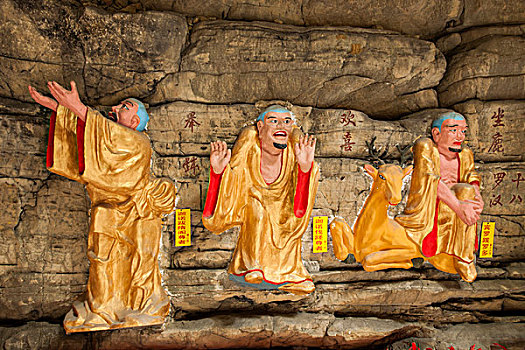 西安月嫂培訓(xùn)班多少錢？揭秘行業(yè)潛規(guī)則，助您選擇最適合的培訓(xùn)班