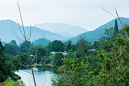 寧波育兒嫂價(jià)格多少錢？讓你了解優(yōu)質(zhì)育兒嫂服務(wù)的選擇與性價(jià)比