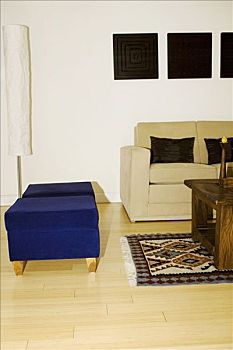 上海老人保姆多少錢？解密上海老年照護(hù)服務(wù)的價(jià)格與選擇