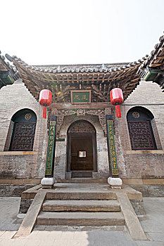 如何考育兒嫂證？詳細(xì)解析育兒嫂證的費(fèi)用和考試內(nèi)容