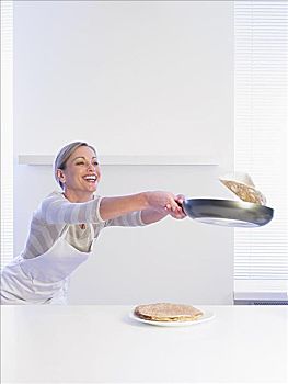 杭州孩子保姆價(jià)格多少？如何選擇合適的育兒保姆？