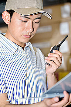 蘇州保姆工資多少？如何選擇合適的保姆服務(wù)？