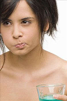 杭州保姆工資多少錢？讓你了解杭州保姆行業(yè)的薪資真相！