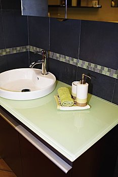 管家?guī)陀卸嗌偌艺藛T？了解背后強(qiáng)大的服務(wù)團(tuán)隊(duì)