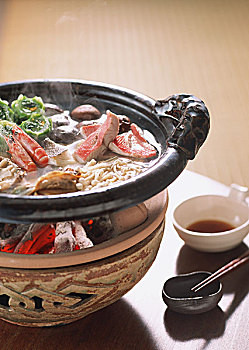 西安找做飯保姆多少錢(qián)？為家庭帶來(lái)便捷與溫馨的選擇